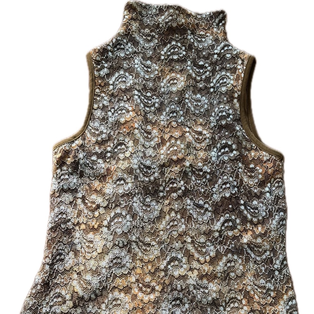 Elegant Lace Sleeveless Top